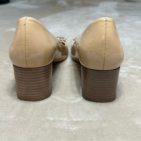 Tory Burch Leather Patent Block Heel Pump Gold Accent Neutral Size 7 - Picture 9 of 13